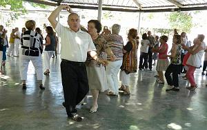 AOBR 2014 06 22 JUIN MARIGNANE REPAS PORCELET A LA BROCHE (205) par G Montaner